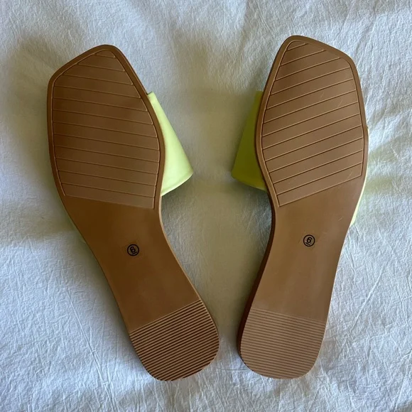 Vici collection Myles Slide Sandals new in box - Picture 5 of 6